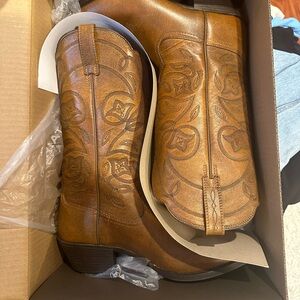 Ariat cowboy boots